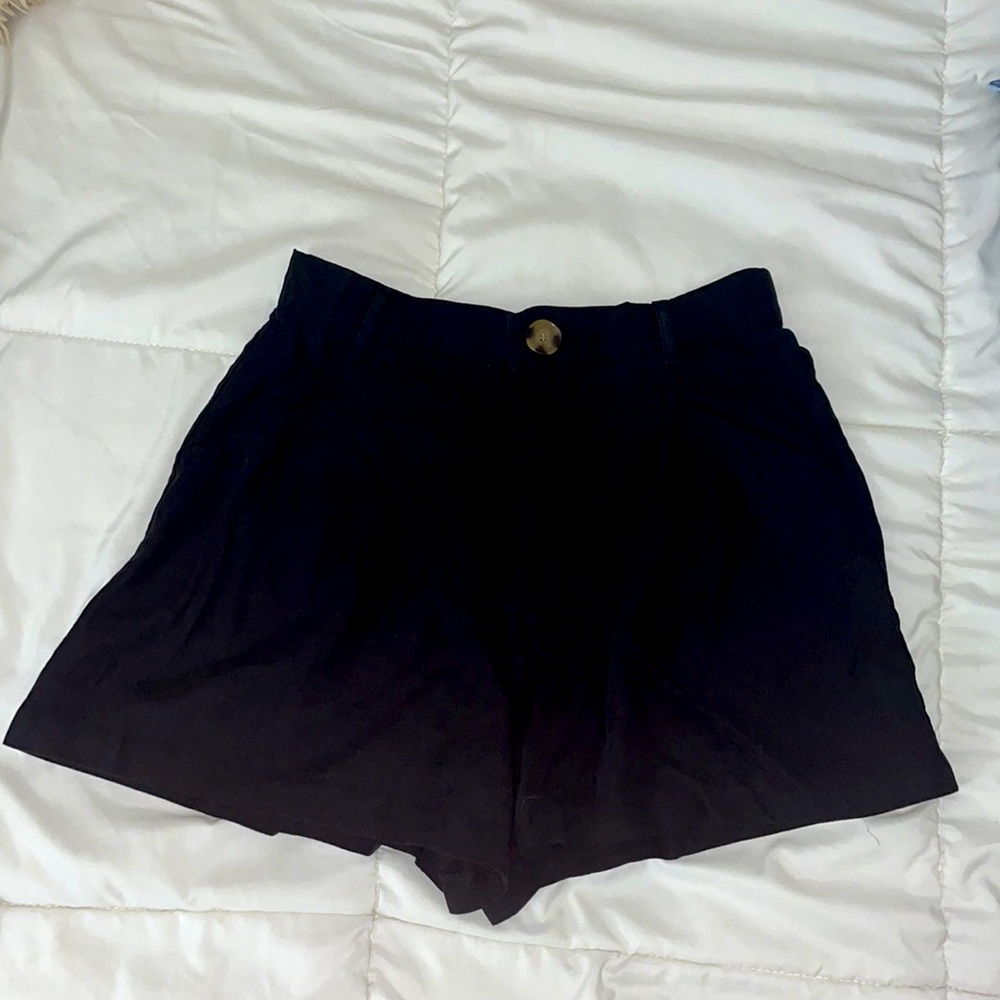 Zara Black Shorts w/ pockets